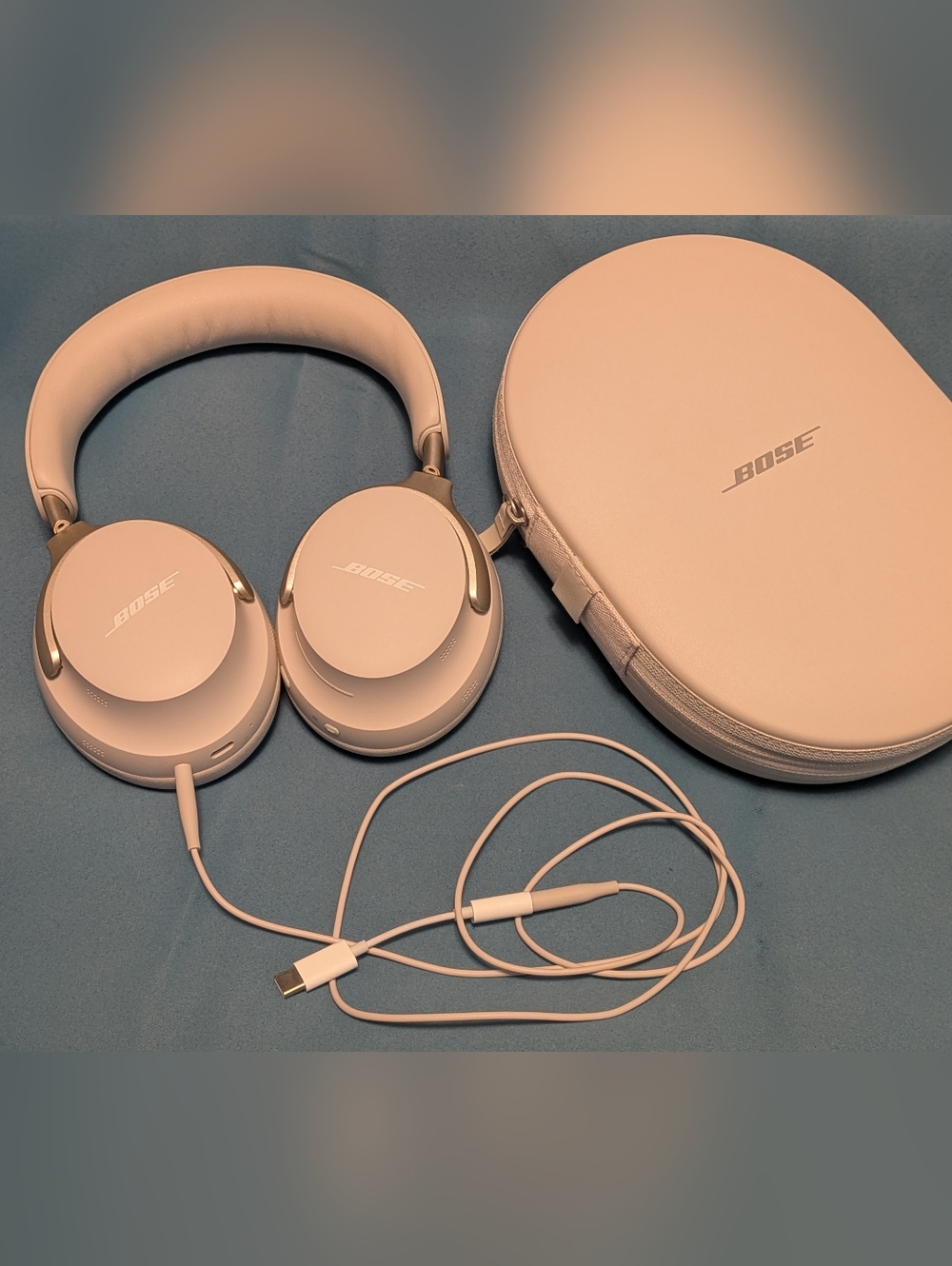 Bose QuietComfort Ultra (1st Gen) Over-Ear Headphones In White